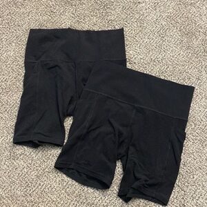 Athleta Salutation Stash Pock 7” Short